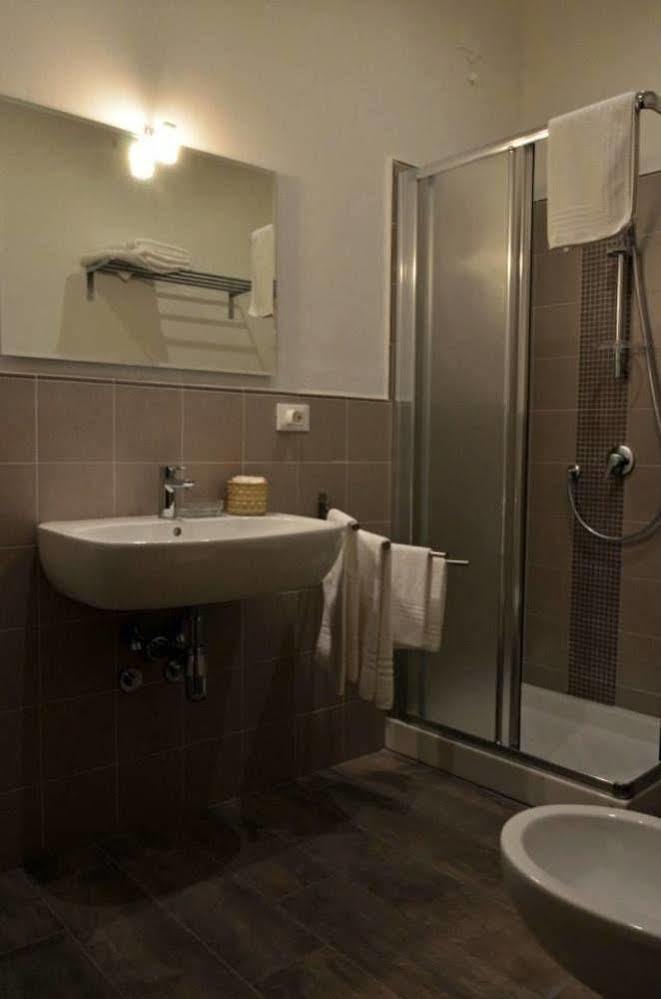 Affittacamere Il Viaggiatore La Spezia Exterior foto